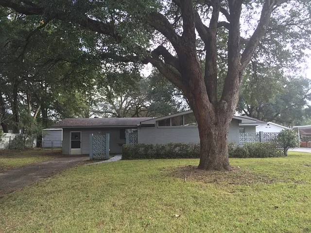 House for rent at 4359 Montclair Circle E, Mobile, AL 36693