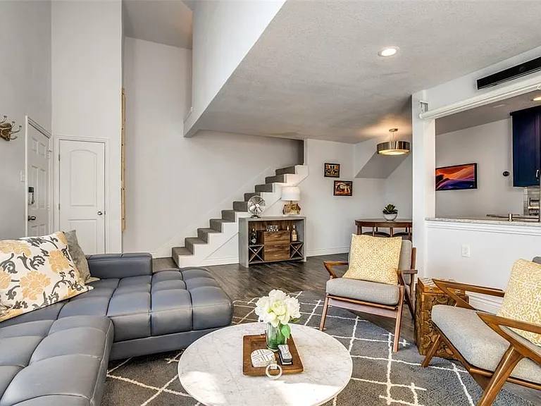 Condo for rent at 2949 Shelby Ave, Dallas, TX 75219