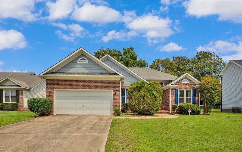 4800 Deer Lakes Rd, Fayetteville, NC 28311
