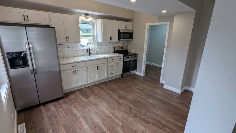 House for rent at 569 W Main St, Newark, OH 43055