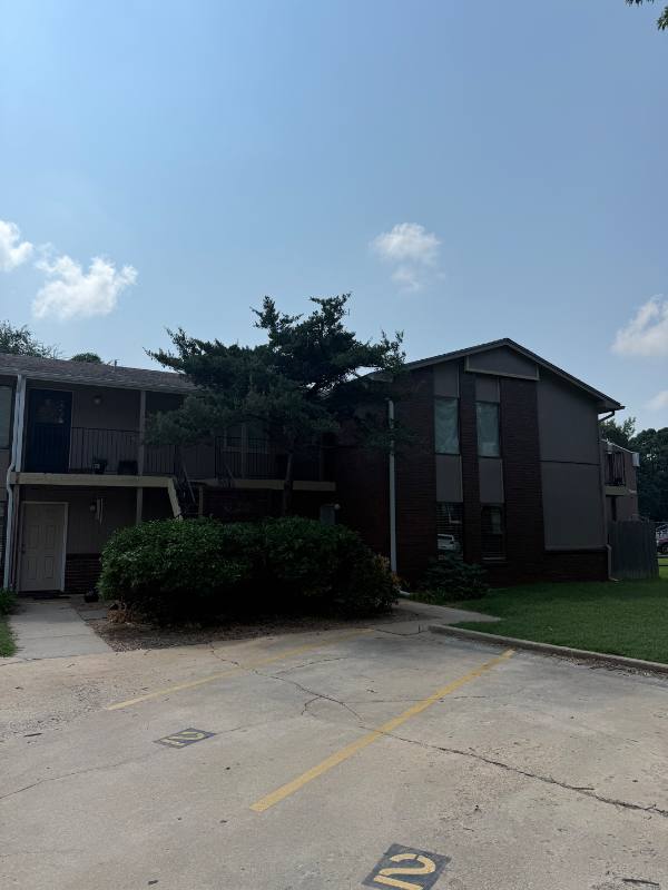 Apartment for rent at 620S Mount Carmel #2, Wichita, KS 67213