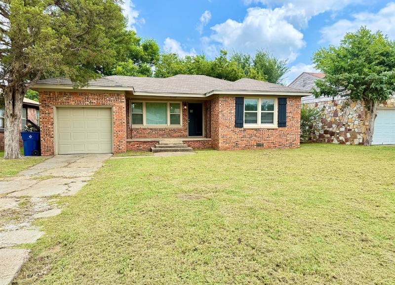 House for rent at 1713 Oxford Way, Oklahoma City, OK 73120