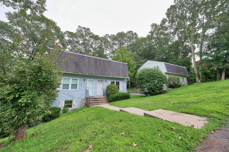 Apartment for rent at 146 Macarthur Dr #2B, Waterbury, CT 06704