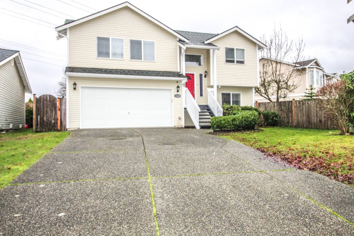 House for rent at 13609 46th Ave SE, Snohomish, WA 98296