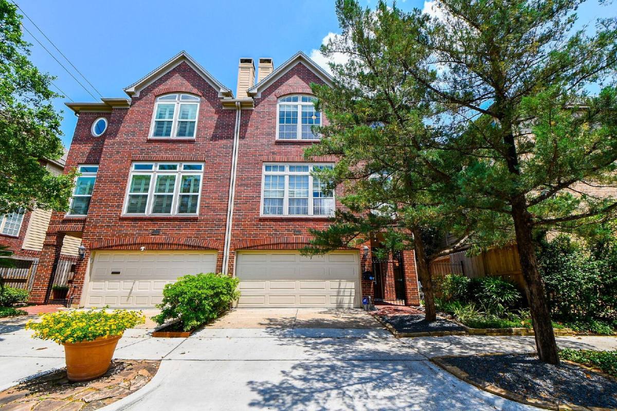 Townhouse for rent at 4115 Woodhead St, Houston, TX 77098
