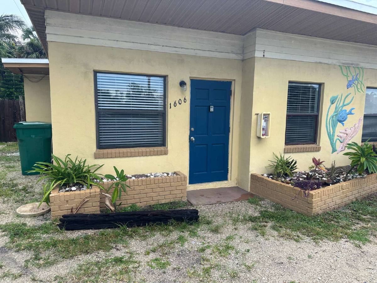 Townhouse for rent at 1606 S Miramar Ave, Indialantic, FL 32903
