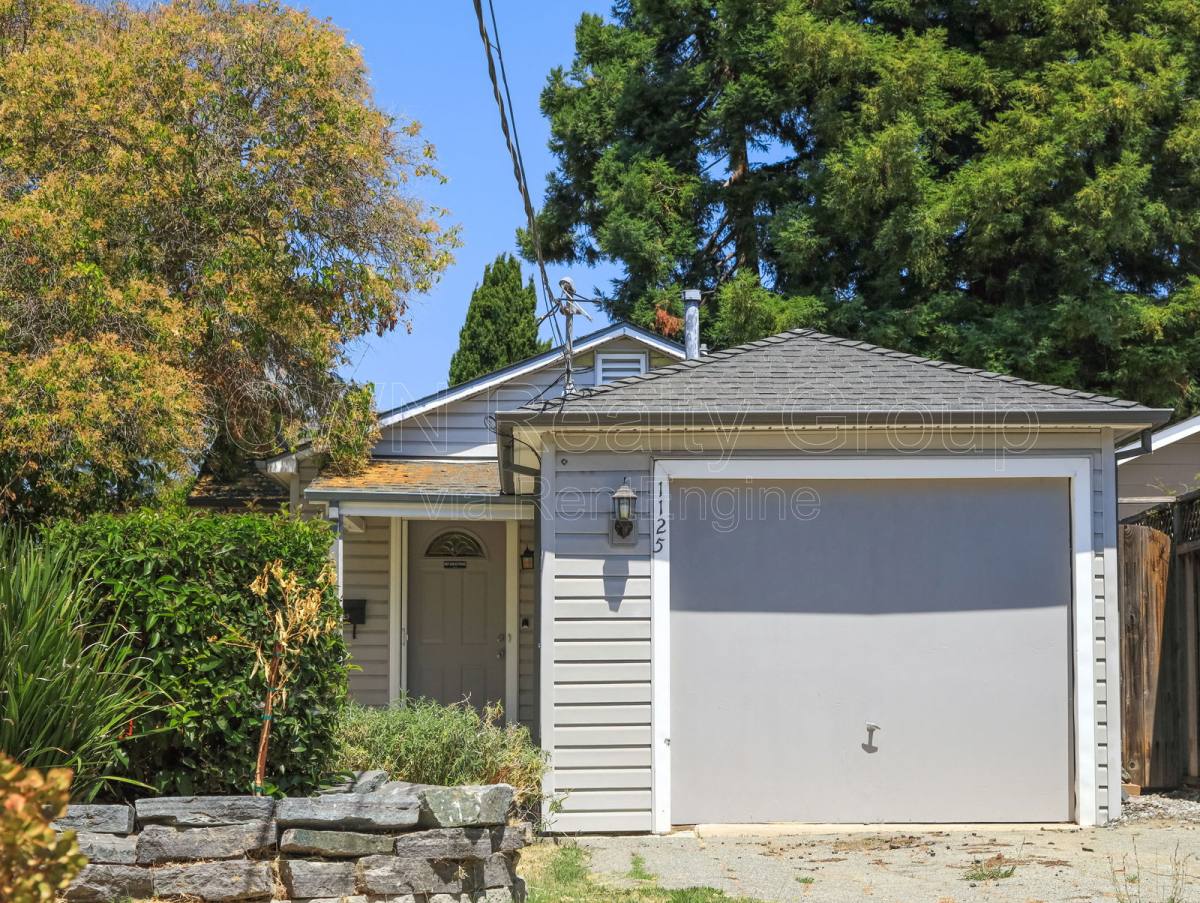 House for rent at 1125 Woodrow St, Redwood City, CA 94061