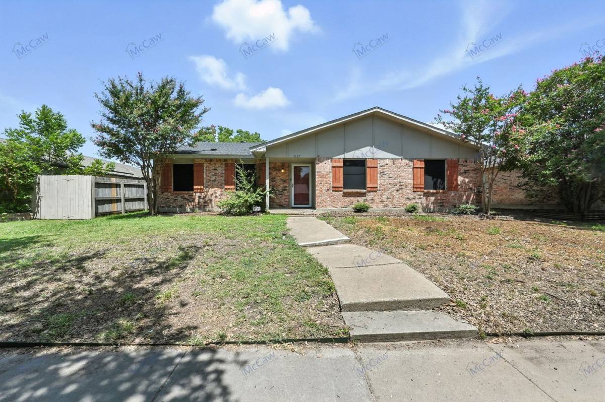 Apartment for rent at 1827 Paxton Dr, Carrollton, TX 75007