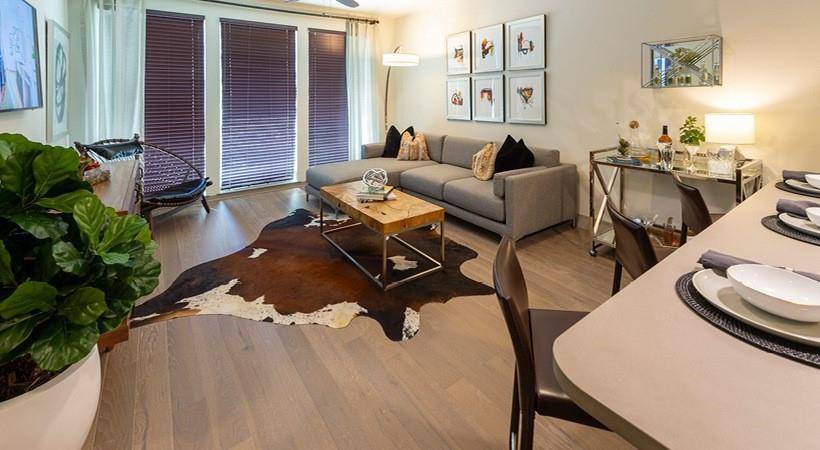 Apartment for rent at 1414 Texas Ave, Houston, TX 77002