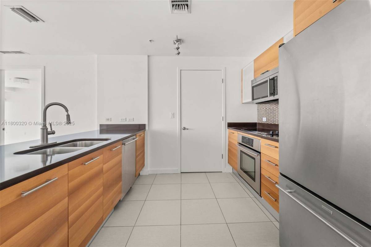 Apartment for rent at 3301 NE 1st Ave #H3004, Miami, FL 33137