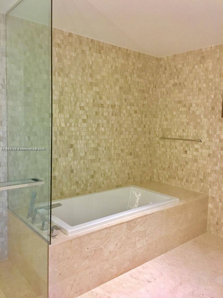 88 SW 7th St #3402, Miami, FL 33130 - Apartment For Rent - Image 10