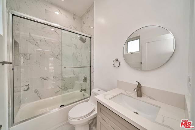 Townhouse for rent at 1108 Queen Anne Place #1 2, Los Angeles, CA 90019