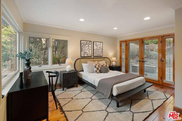 House for rent at 7972 Mulholland Dr, Los Angeles, CA 90046