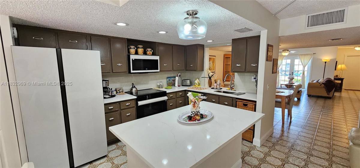 Townhouse for rent at 2206 NE 7th St #4, Hallandale, FL 33009