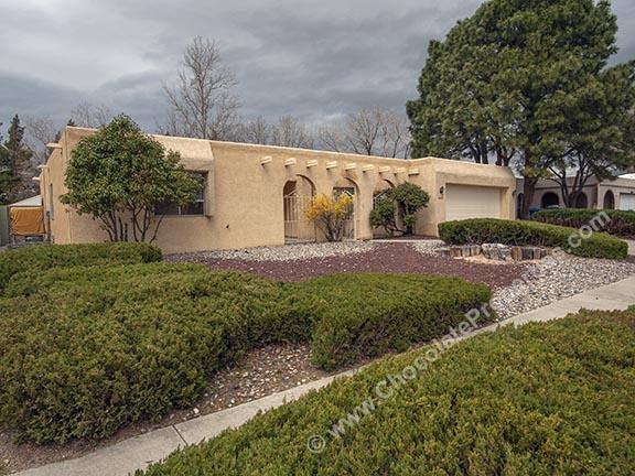 House for rent at 5423 Royal Dr NE, Albuquerque, NM 87111