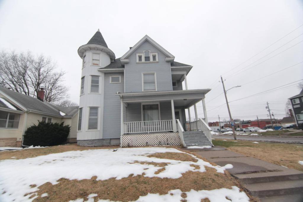 House for rent at 1428 Main St, Davenport, IA 52803