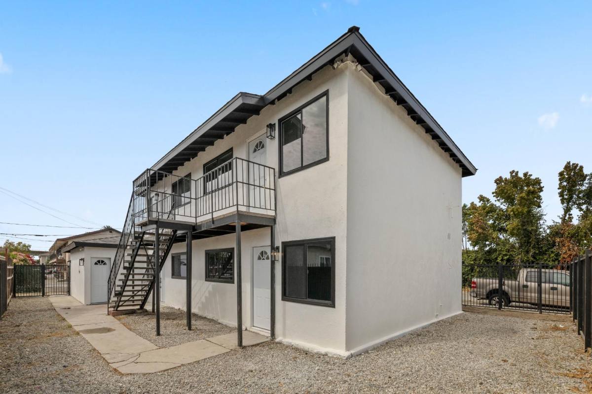 Apartment for rent at 1308 N Mulberry Ave #B, Compton, CA 90222