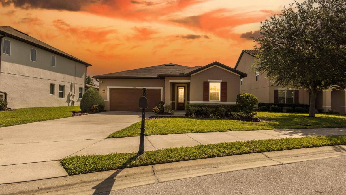 House for rent at 922 Suffolk Place, Davenport, FL 33896