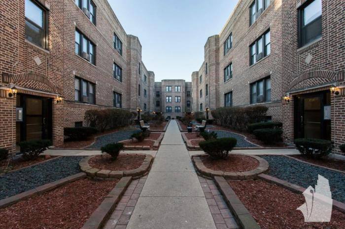 Apartment for rent at 3720 N Pine Grove Ave, Chicago, IL 60613