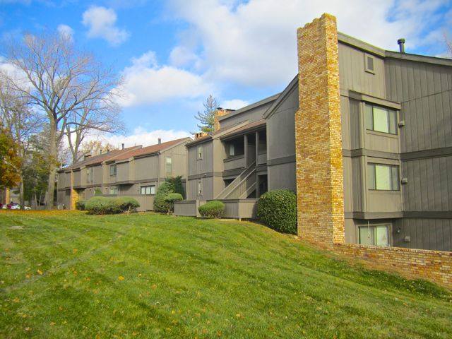 Townhouse for rent at Sunny Hills & Townhomes, 1619 Orleans Circle, Kansas City, MO 64116
