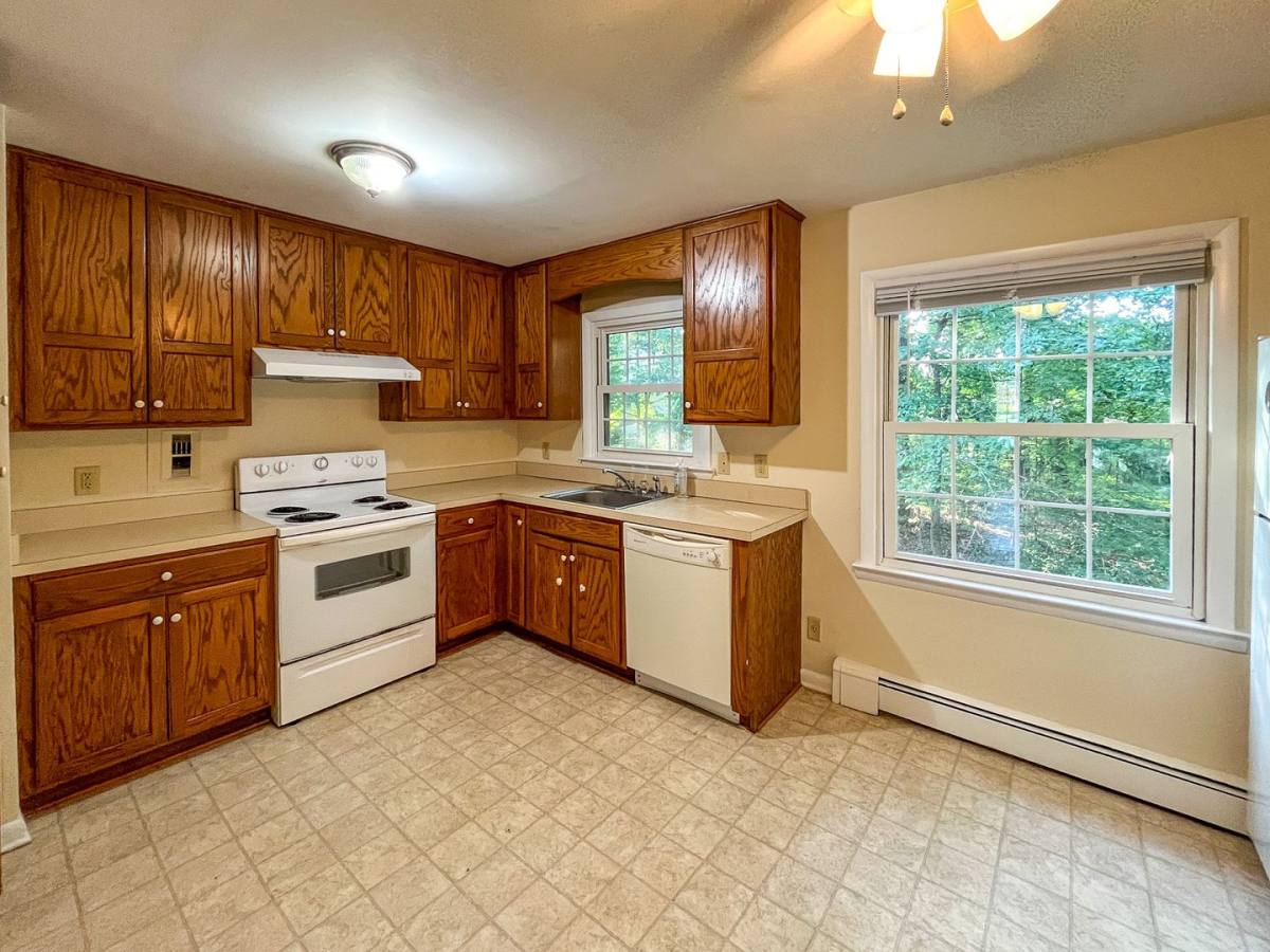 Apartment for rent at 1805 Inglewood Dr, Charlottesville, VA 22901