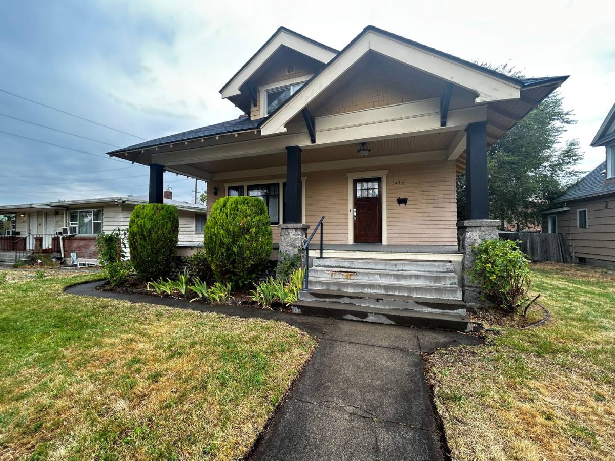 House for rent at 1424 W Montgomery Ave, Spokane, WA 99205