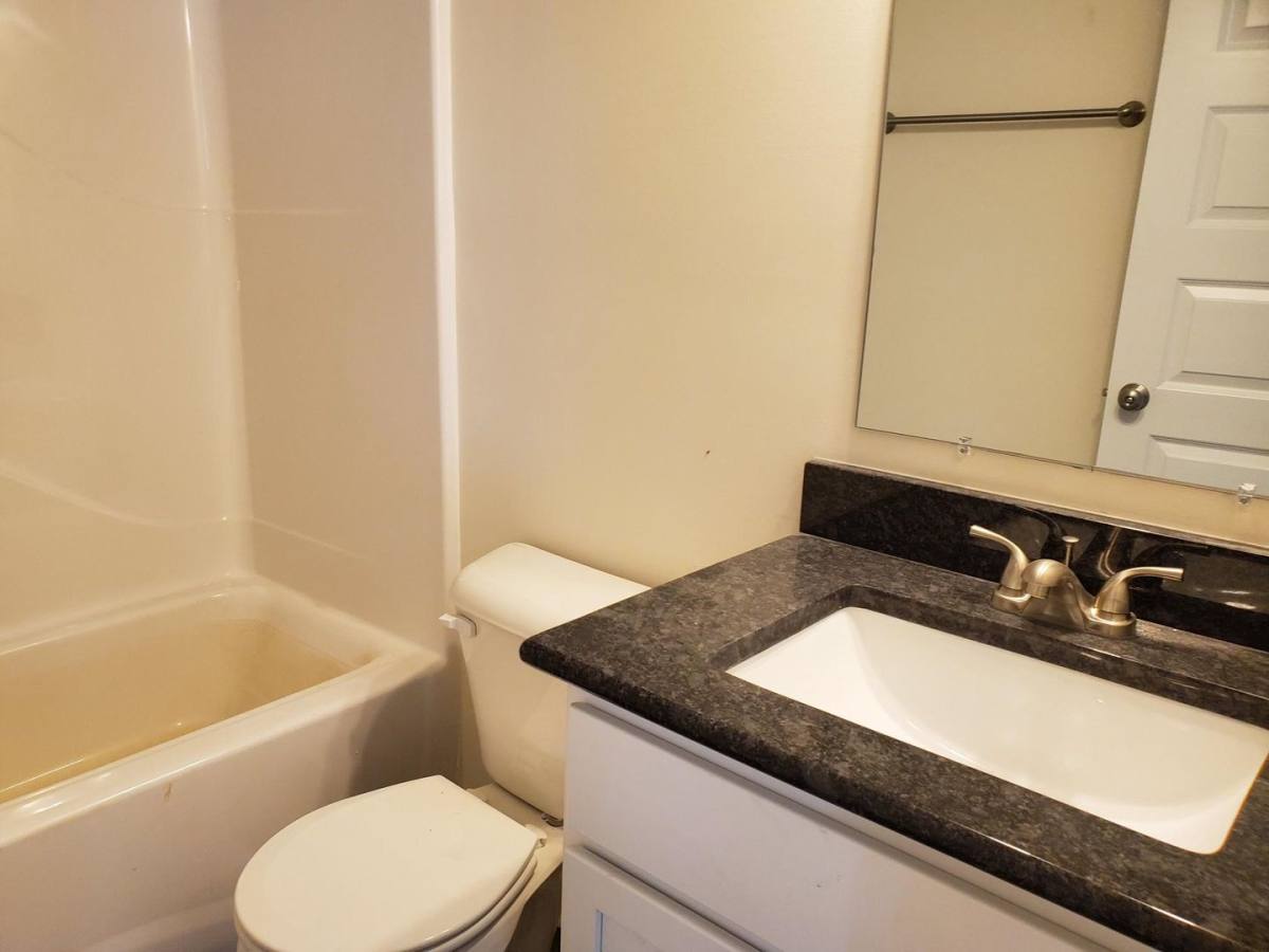 Townhouse for rent at 203 N Dillard St, Blackstone, VA 23824