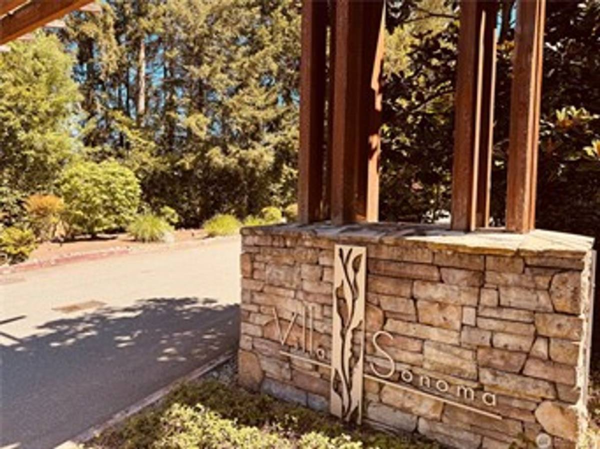 Condo for rent at 8248 126th Ave NE, Kirkland, WA 98033