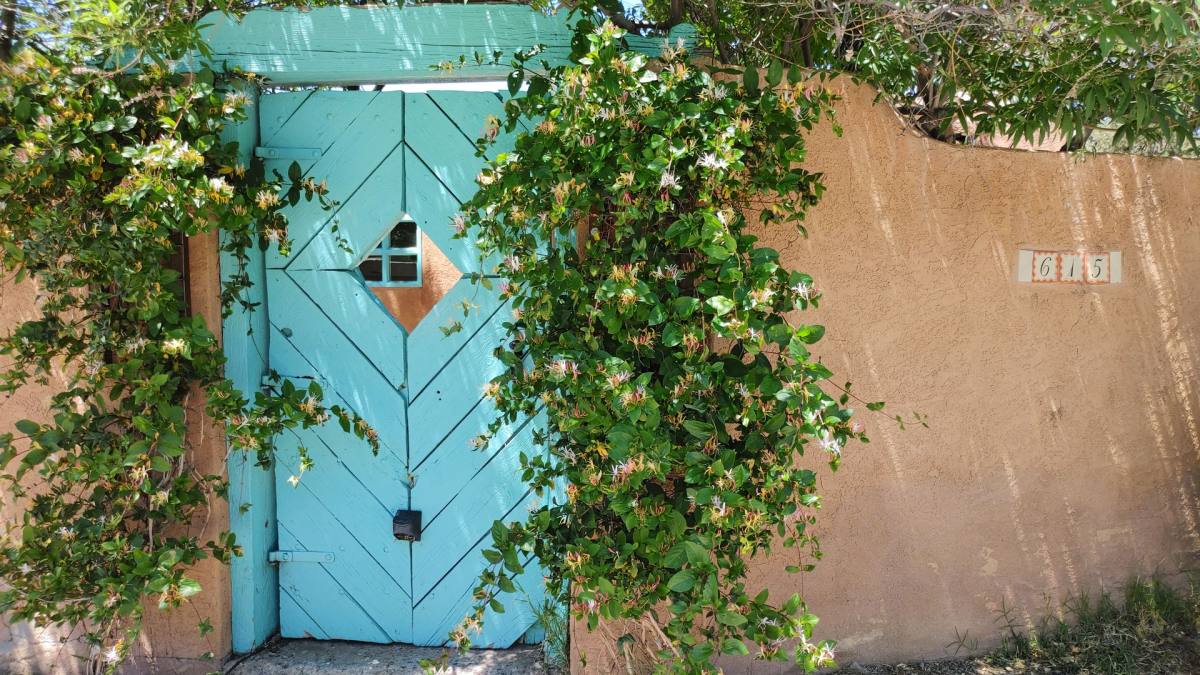 House for rent at 615 16th St NW, Albuquerque, NM 87104