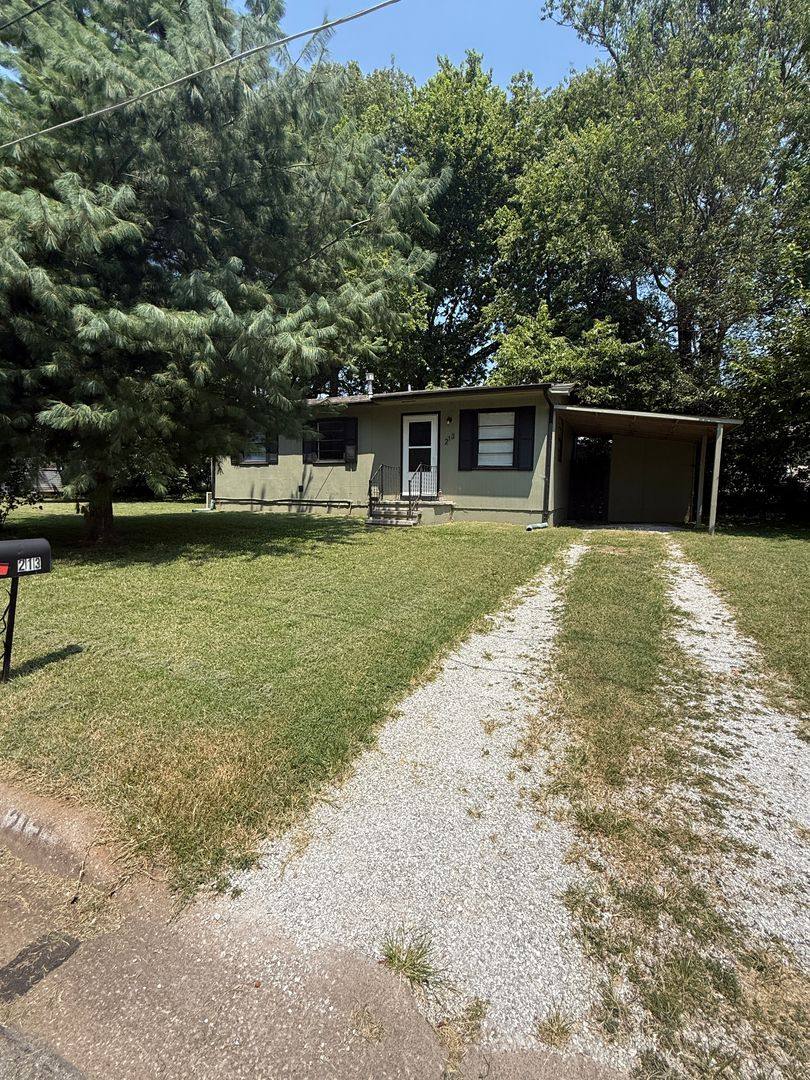 House for rent at 213 E Swiss Lane Court, Springfield, MO 65807
