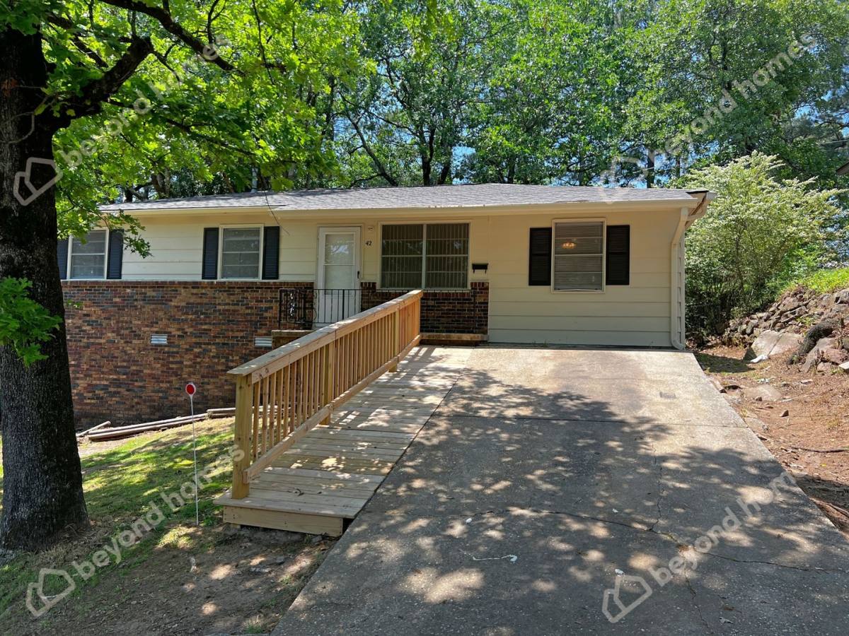 House for rent at 42 Oakview Dr, North Little Rock, AR 72118