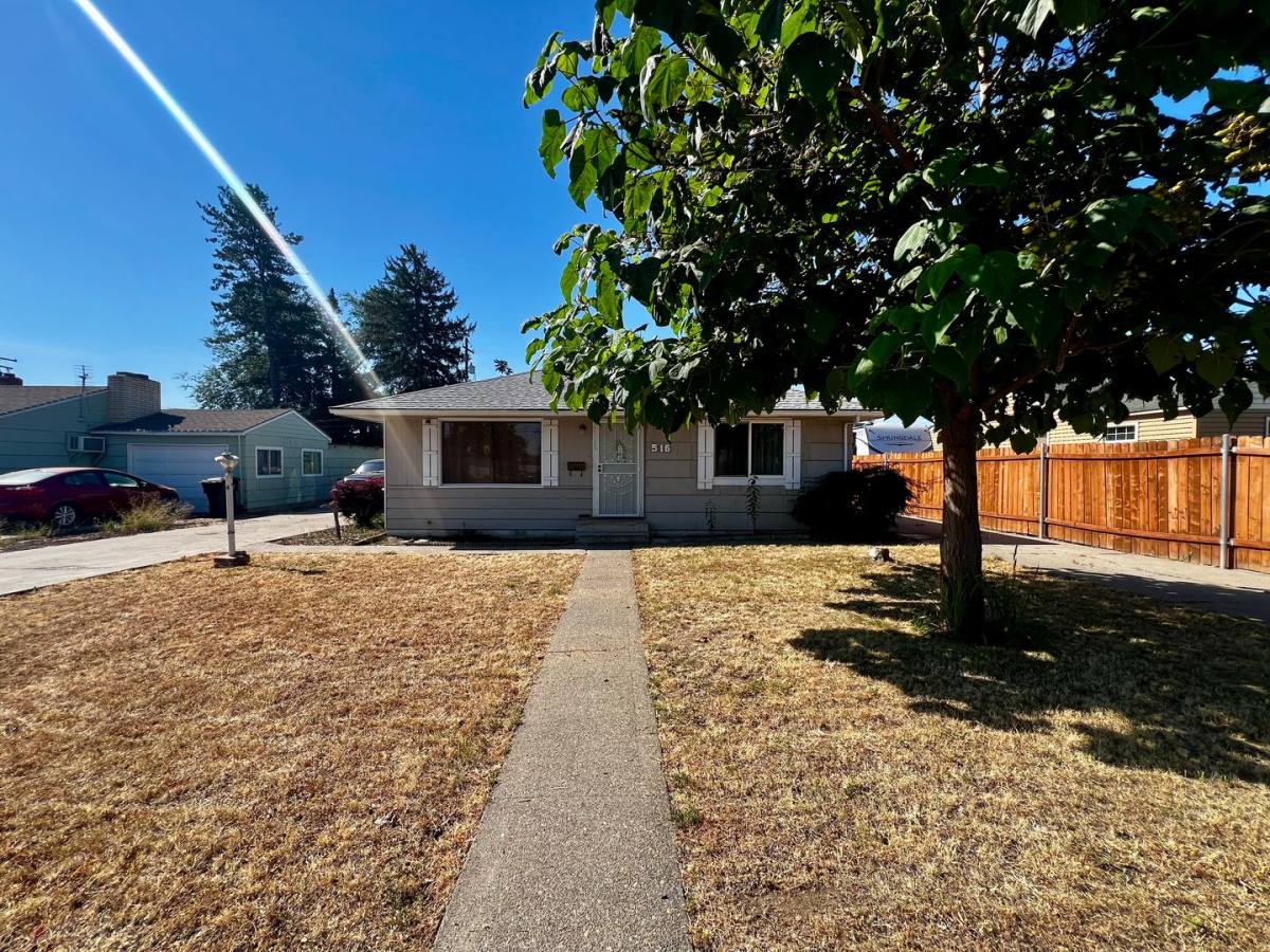 House for rent at 516 W 3rd Ave, Toppenish, WA 98948