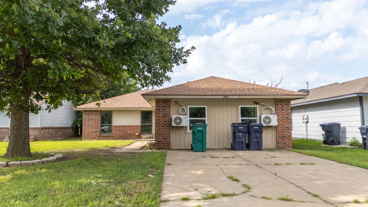 House for rent at 240 NW 120th St, Oklahoma City, OK 73114