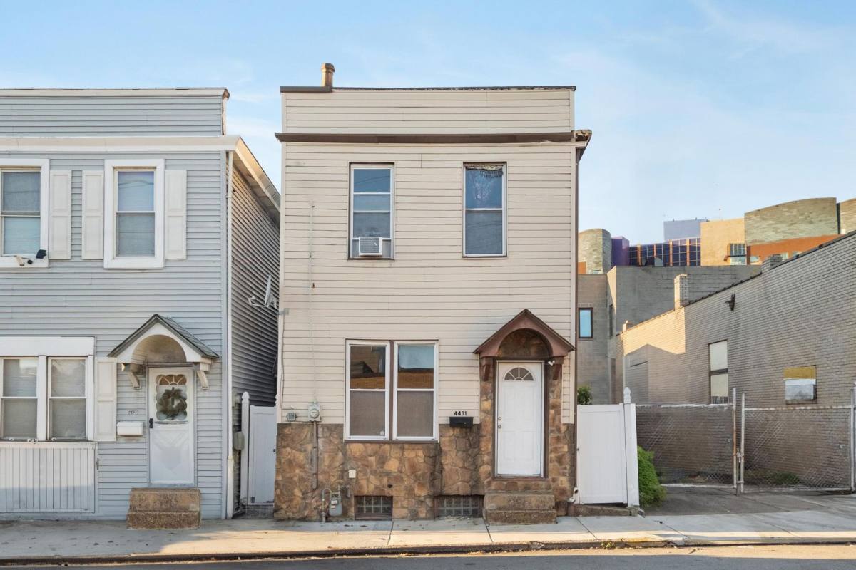 House for rent at 4431 Howley St, Pittsburgh, PA 15224