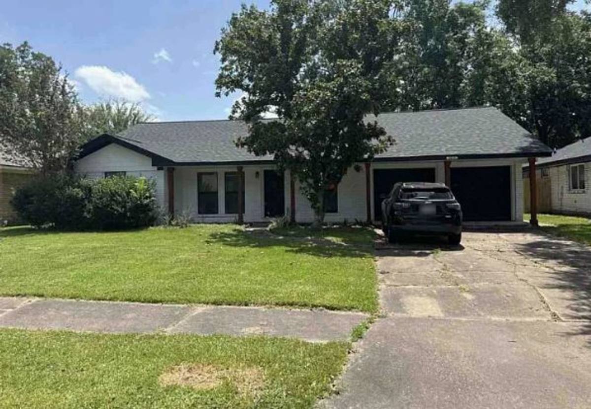 House for rent at 5019 Stillbrooke Dr, Houston, TX 77035