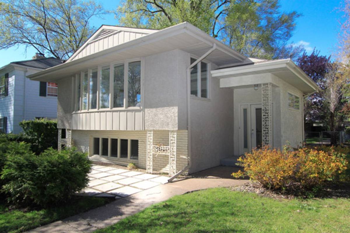 House for rent at 1799 Summit Ave, Saint Paul, MN 55105
