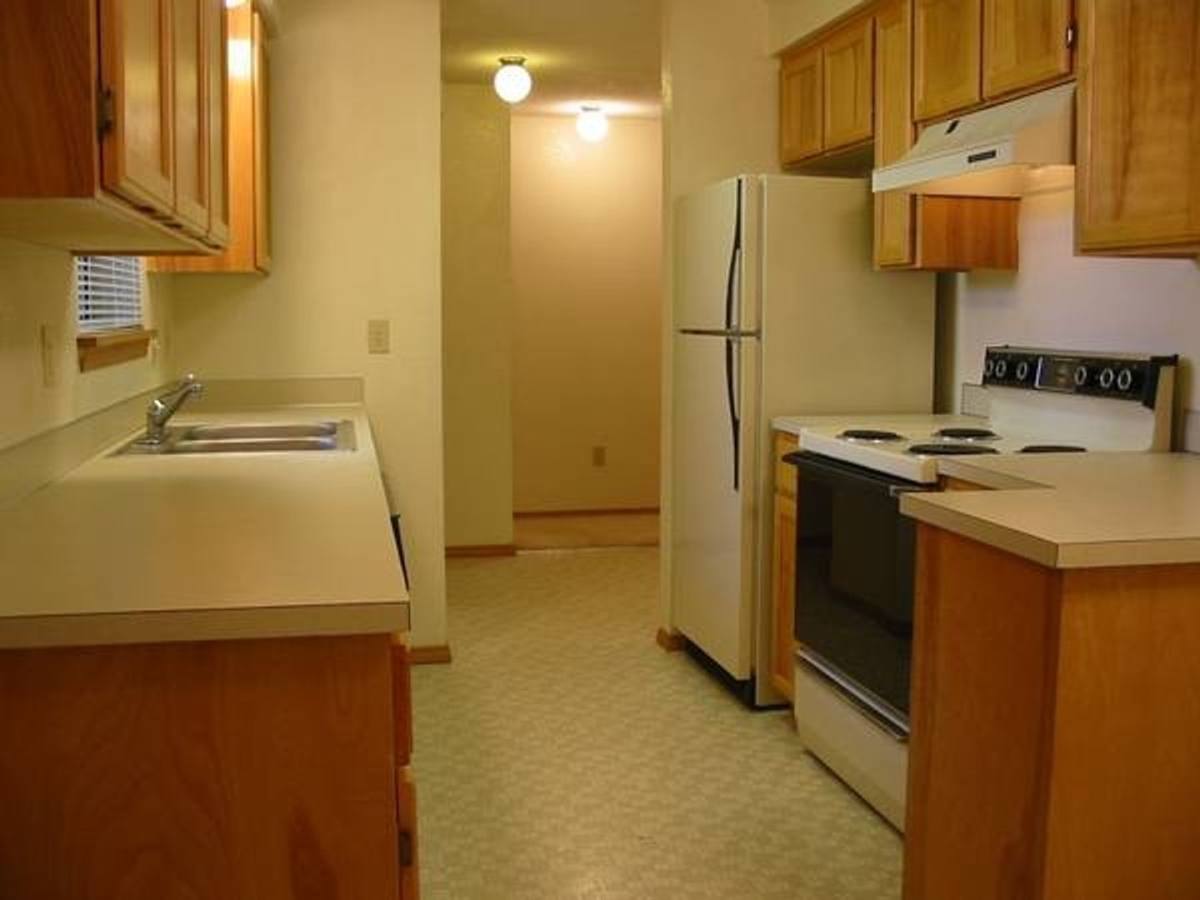 House for rent at 1487 Woodside Court SE, Salem, OR 97306