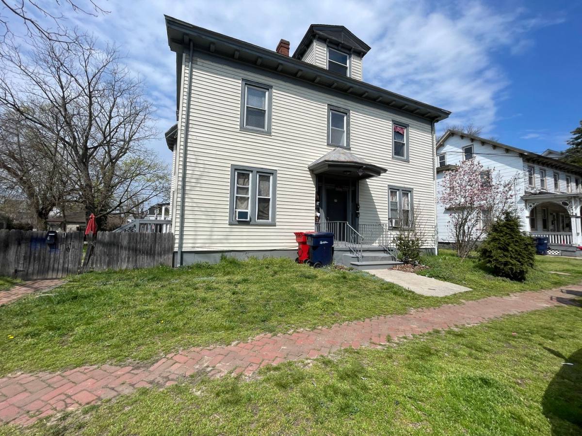 Apartment for rent at 88 Bank St, Bridgeton, NJ 08302