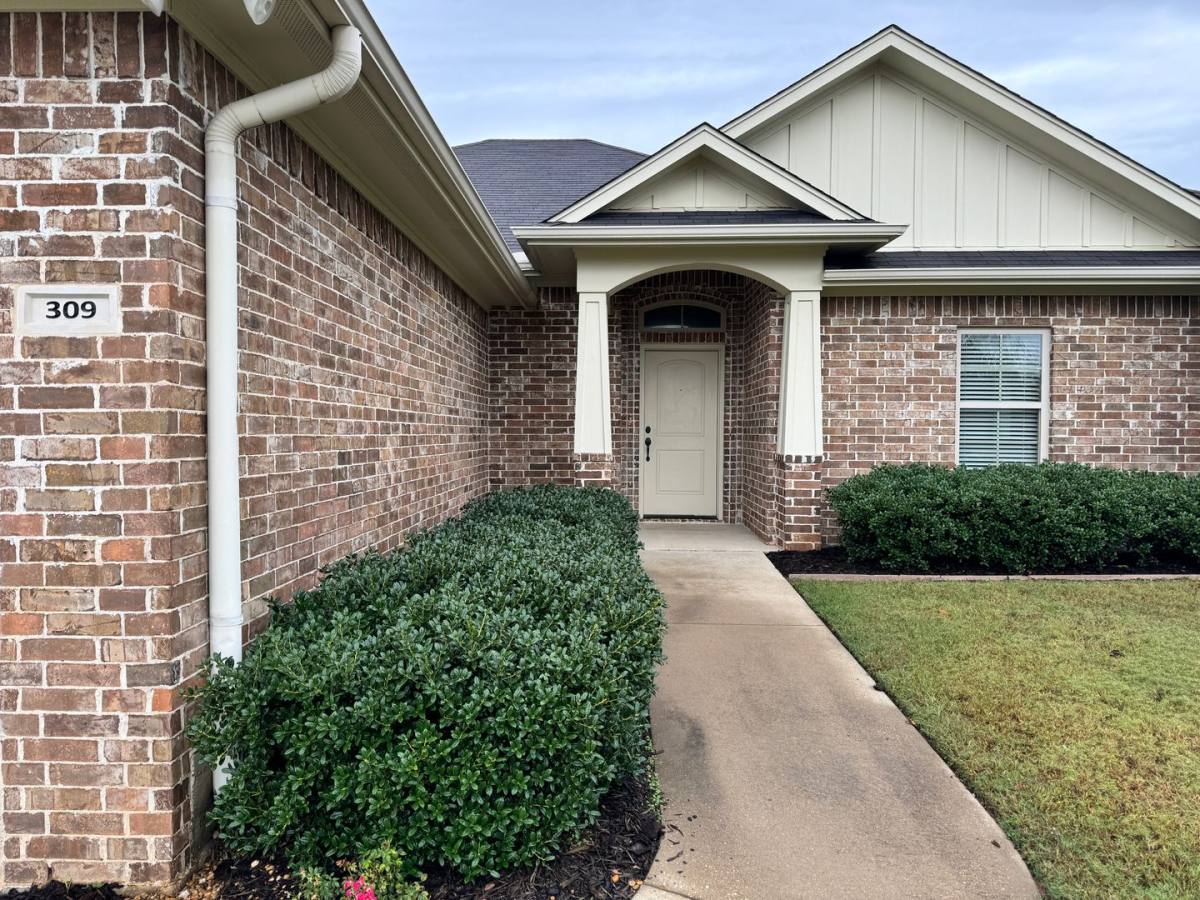 309 Ash Dr, Bullard, TX 75757