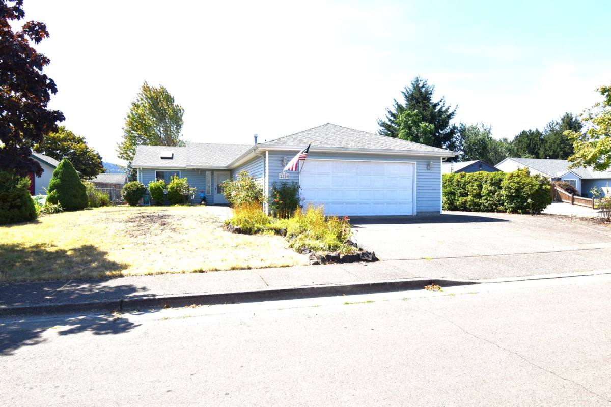 House for rent at 2880 S 7th Place, Lebanon, OR 97355