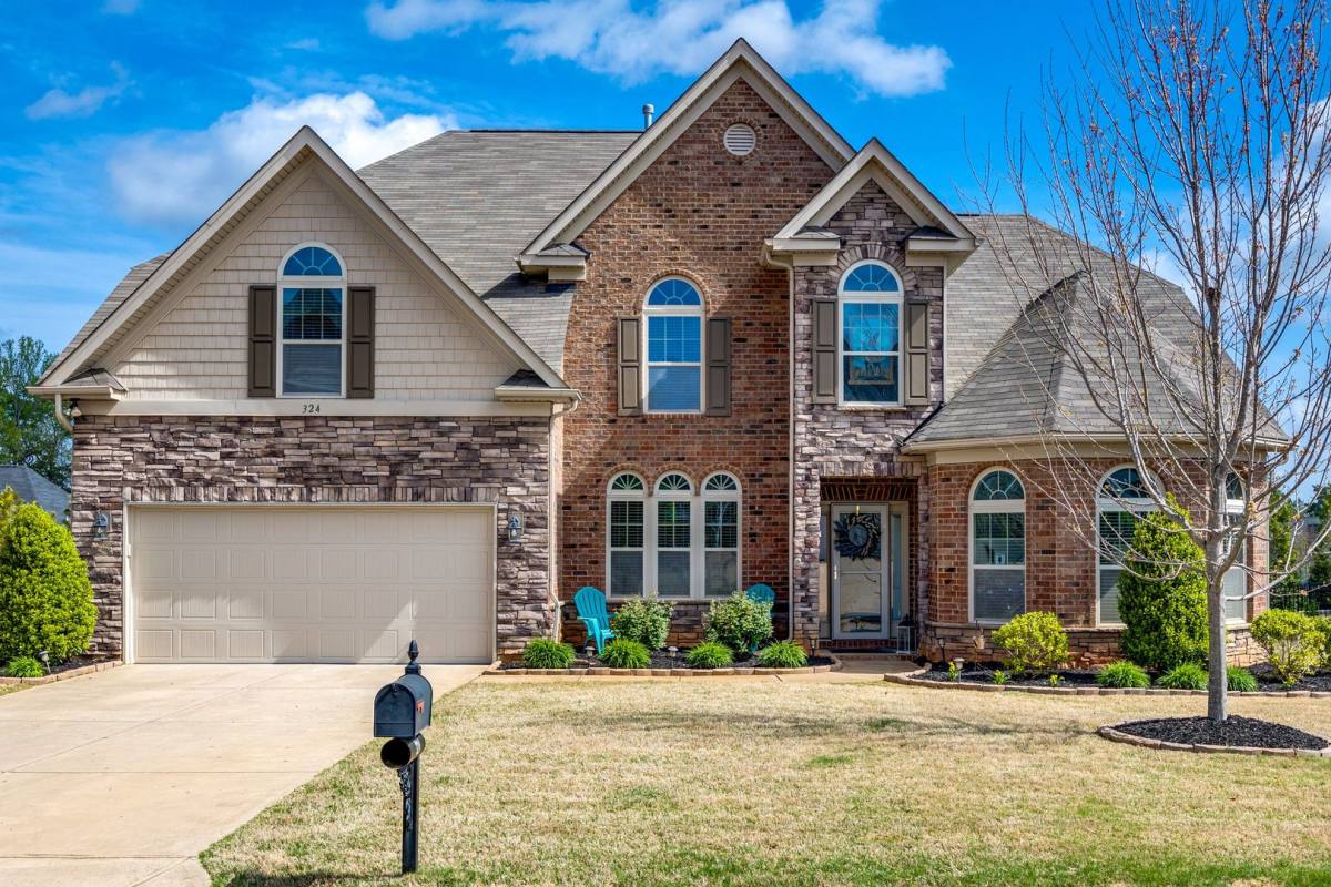House for rent at 324 Kerrydale Court, Clover, SC 29710