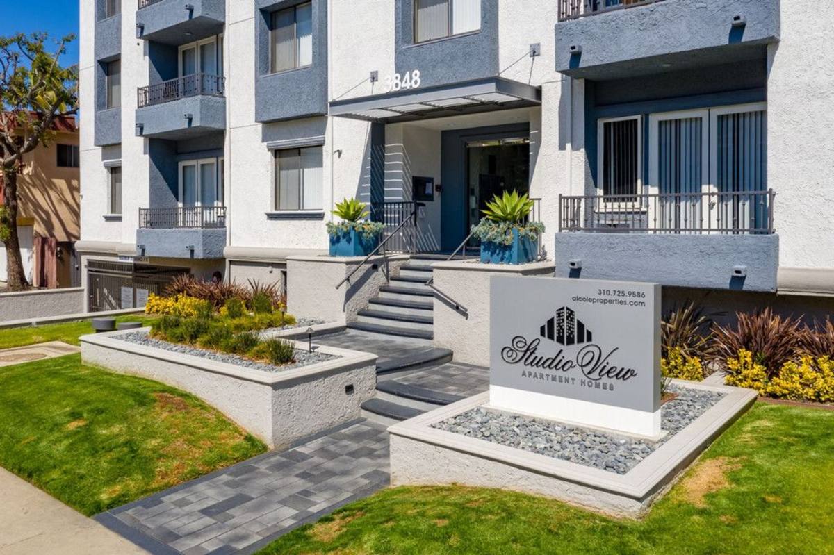 Apartment for rent at 3848 Mentone Ave, Culver City, CA 90232