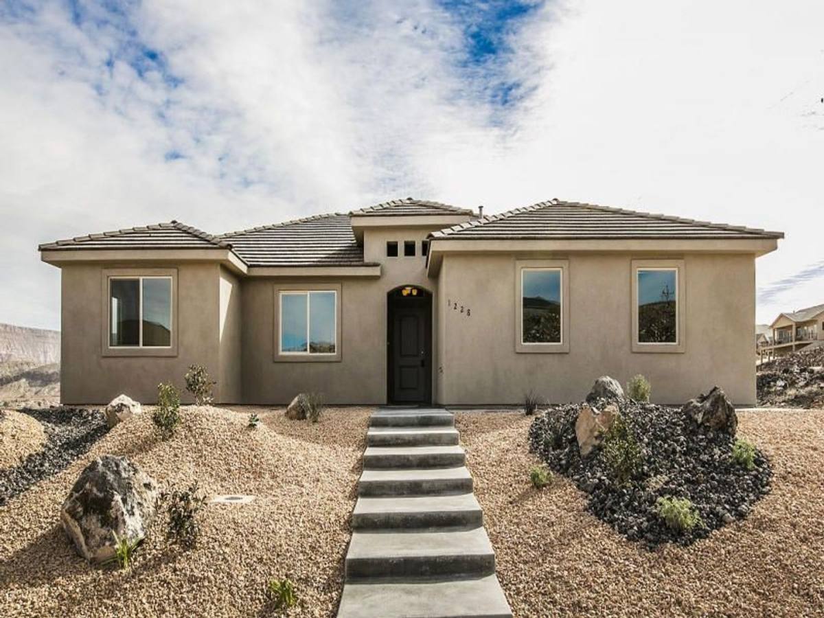 House for rent at 1228 N Main St, Hurricane, UT 84737