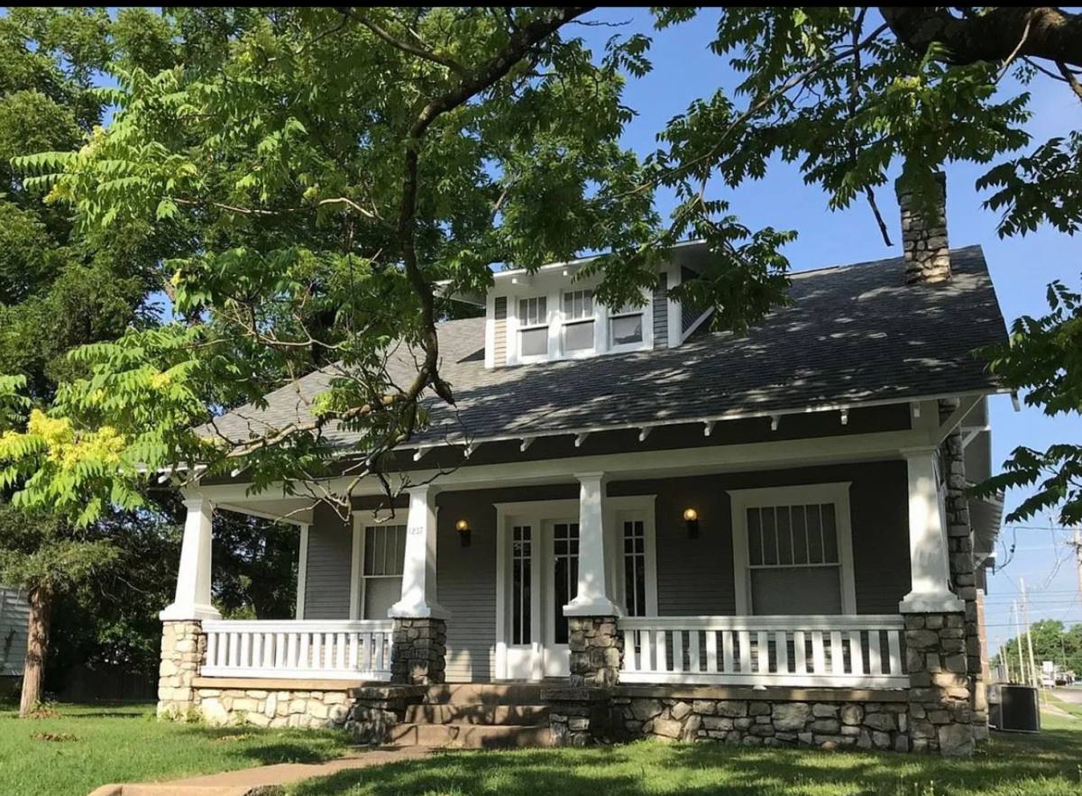 House for rent at 1237 N Robberson Ave, Springfield, MO 65802
