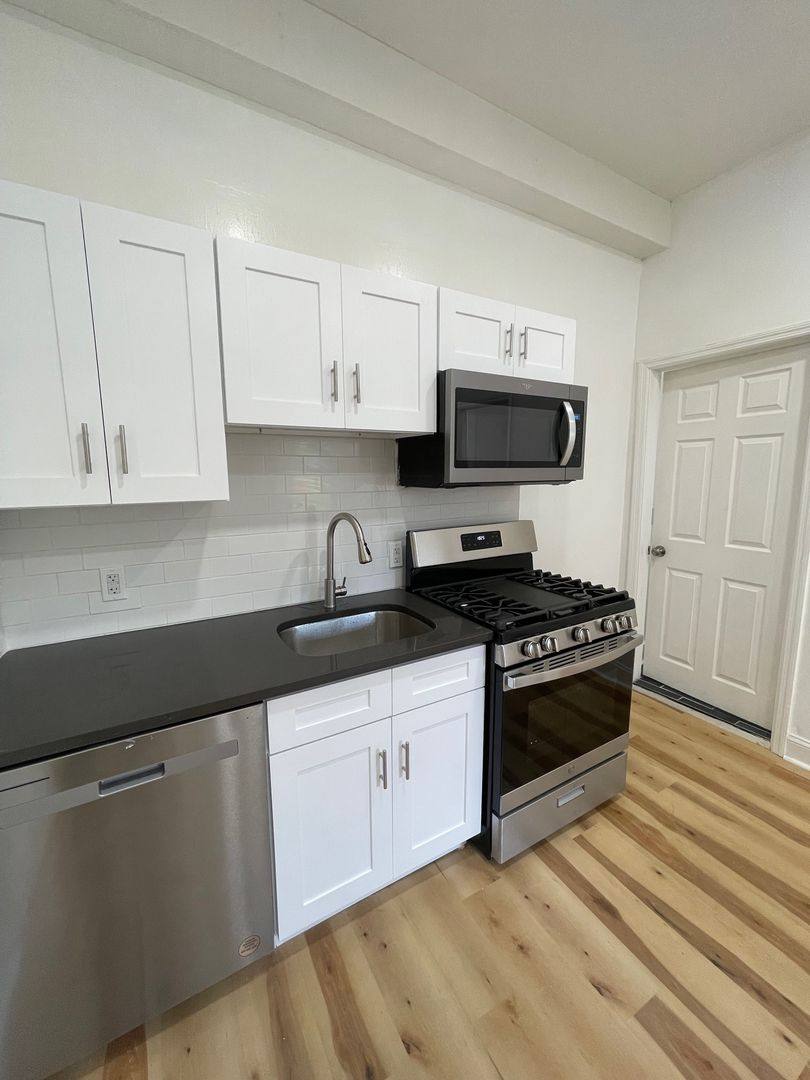 Apartment for rent at 10 William St, Newburgh, NY 12550