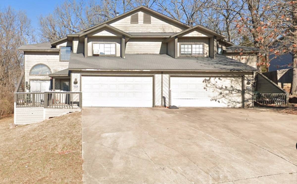 Apartment for rent at 2944-2946 E Sterling Court, Fayetteville, AR 72703
