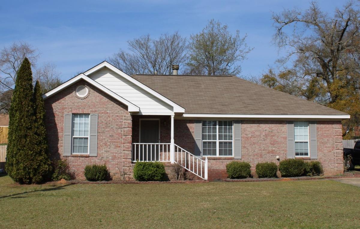 House for rent at 236 Magnolia Dr, Prattville, AL 36067