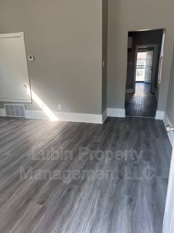 Apartment for rent at 325 Lema Place, Memphis, TN 38105