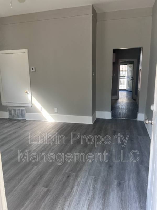 Apartment for rent at 325 Lema Place, Memphis, TN 38105
