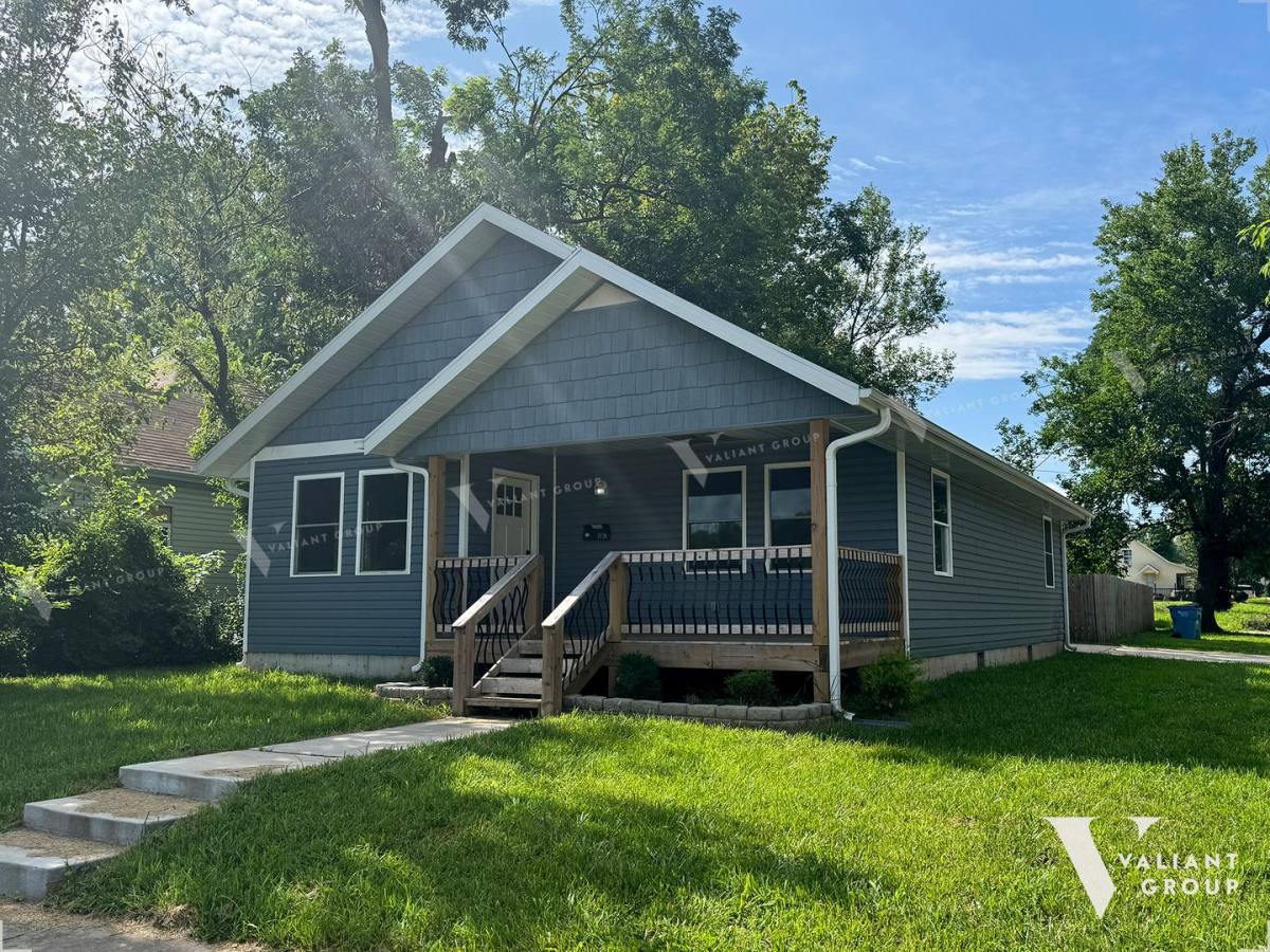 House for rent at 1038 W Thoman St, Springfield, MO 65803